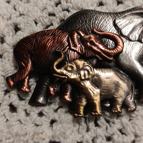 Tri-Color Elephant Family Pin Brooch Trunks Up Silver /‎ Copper / Gold Colors - Picture 3 of 6